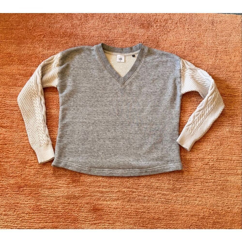 CAbi Cable Knit Sleeve V-Neck Sweatshirt XS Gray Cotton Blend